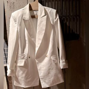 WHITE BLAZER SIZE MEDIUM